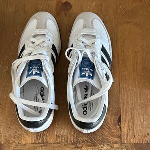 Adidas Samba OG shoes, W8, like brand new!